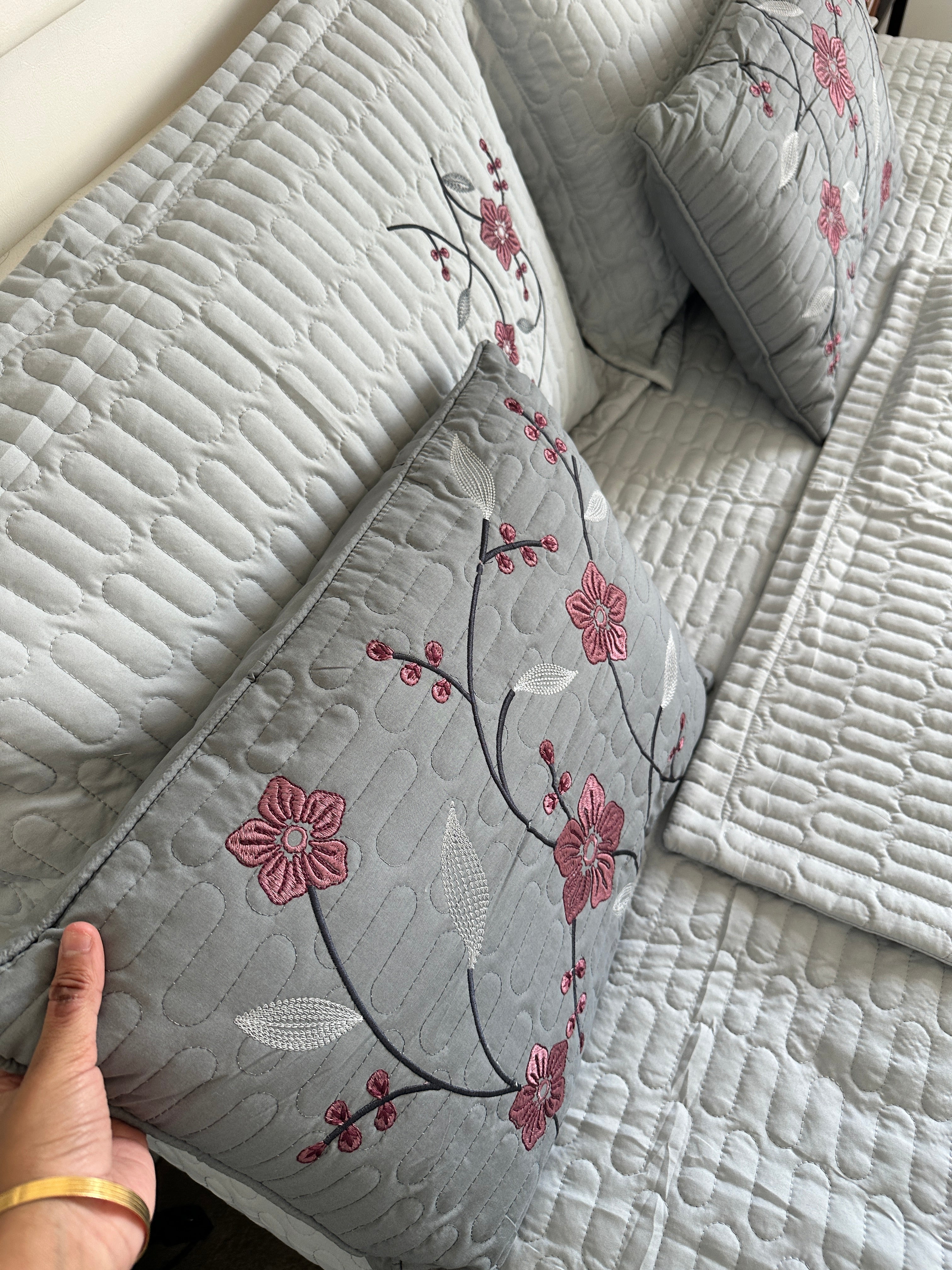 Elegant 5-Piece Bedsheet Set – Soft, Stylish & Comfortable (1year Guarantee)