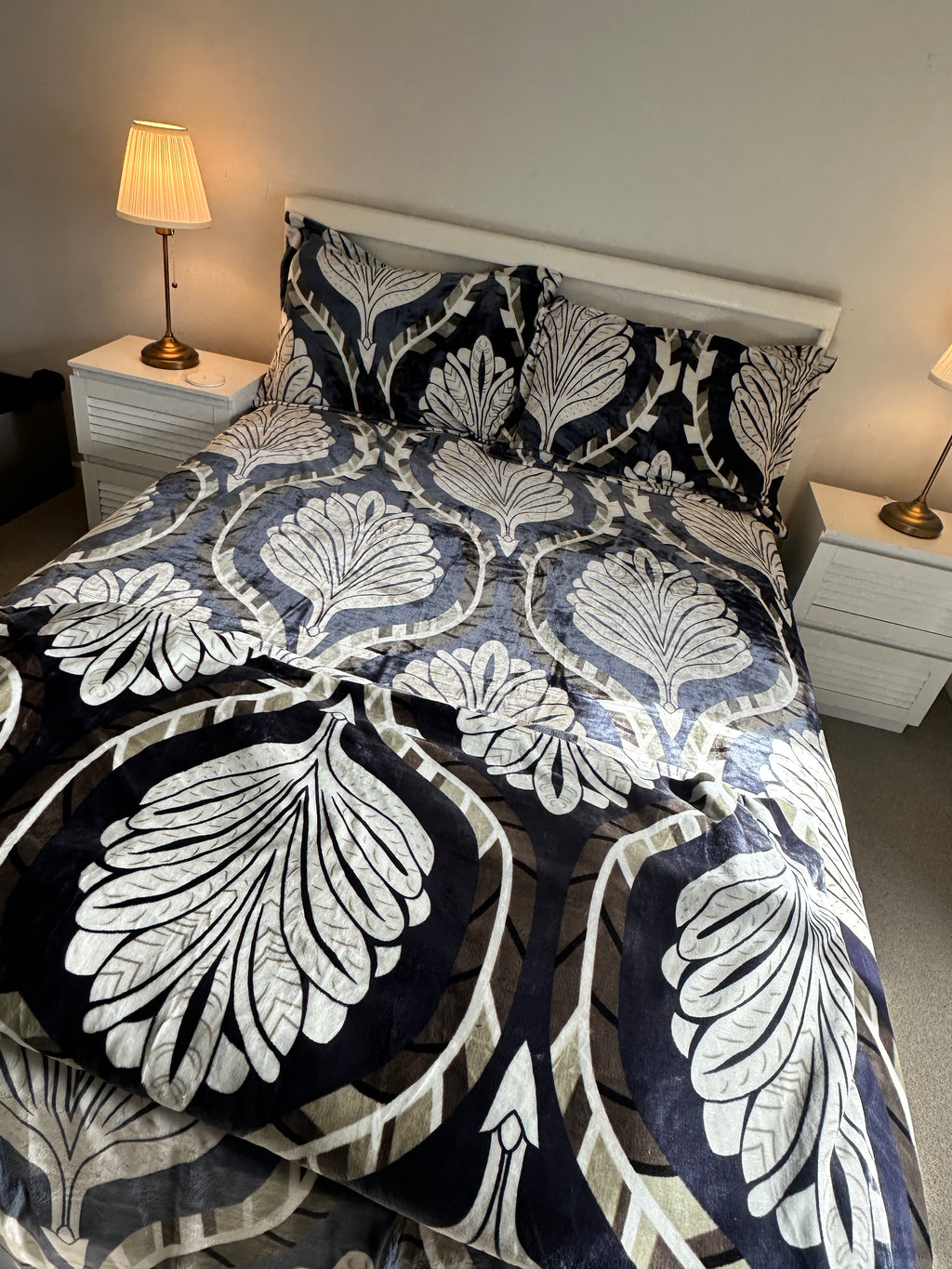 Quilt-set ✨Luxury 4-Piece Quilt Set – Elegant Leaf Design✨ (2yrs Guarantee)