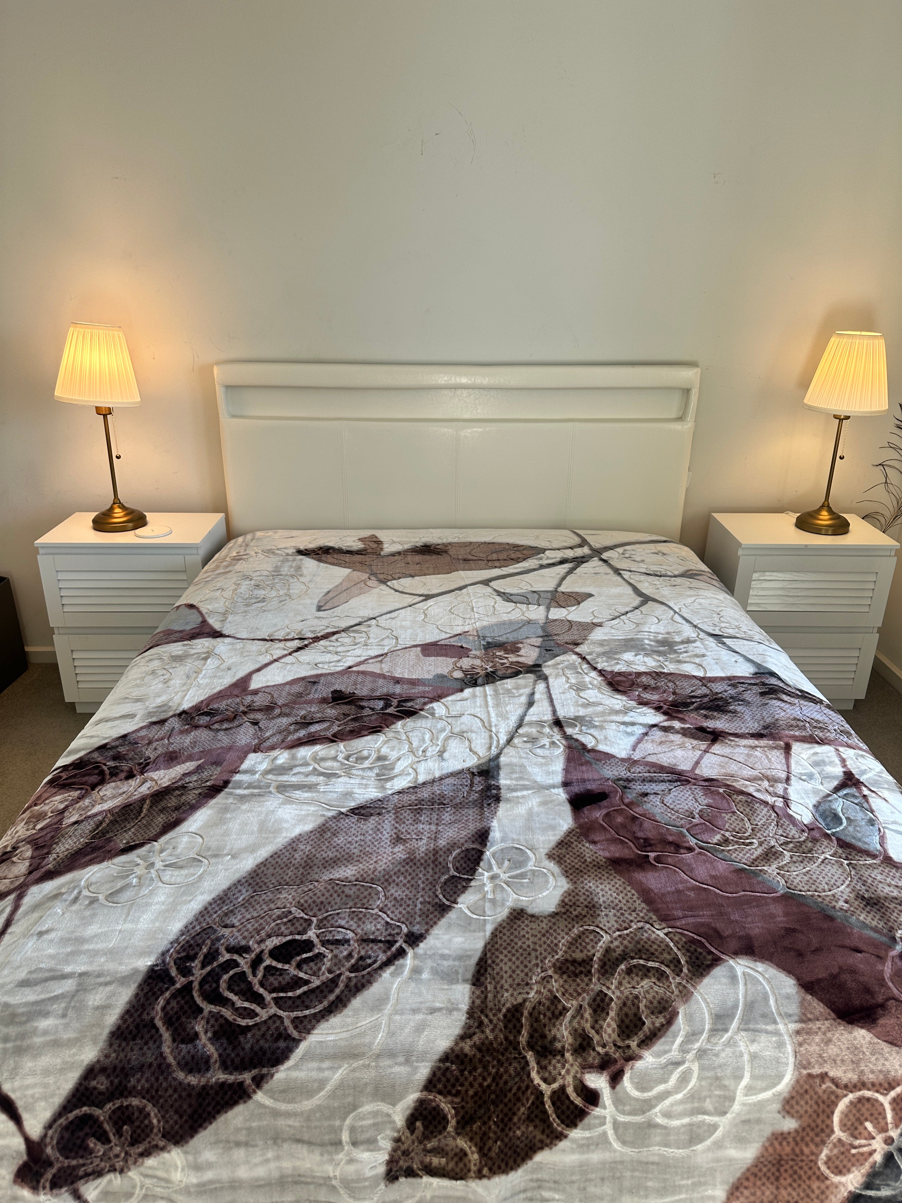 Double-Sided Luxury Blanket – Elegant Floral Design