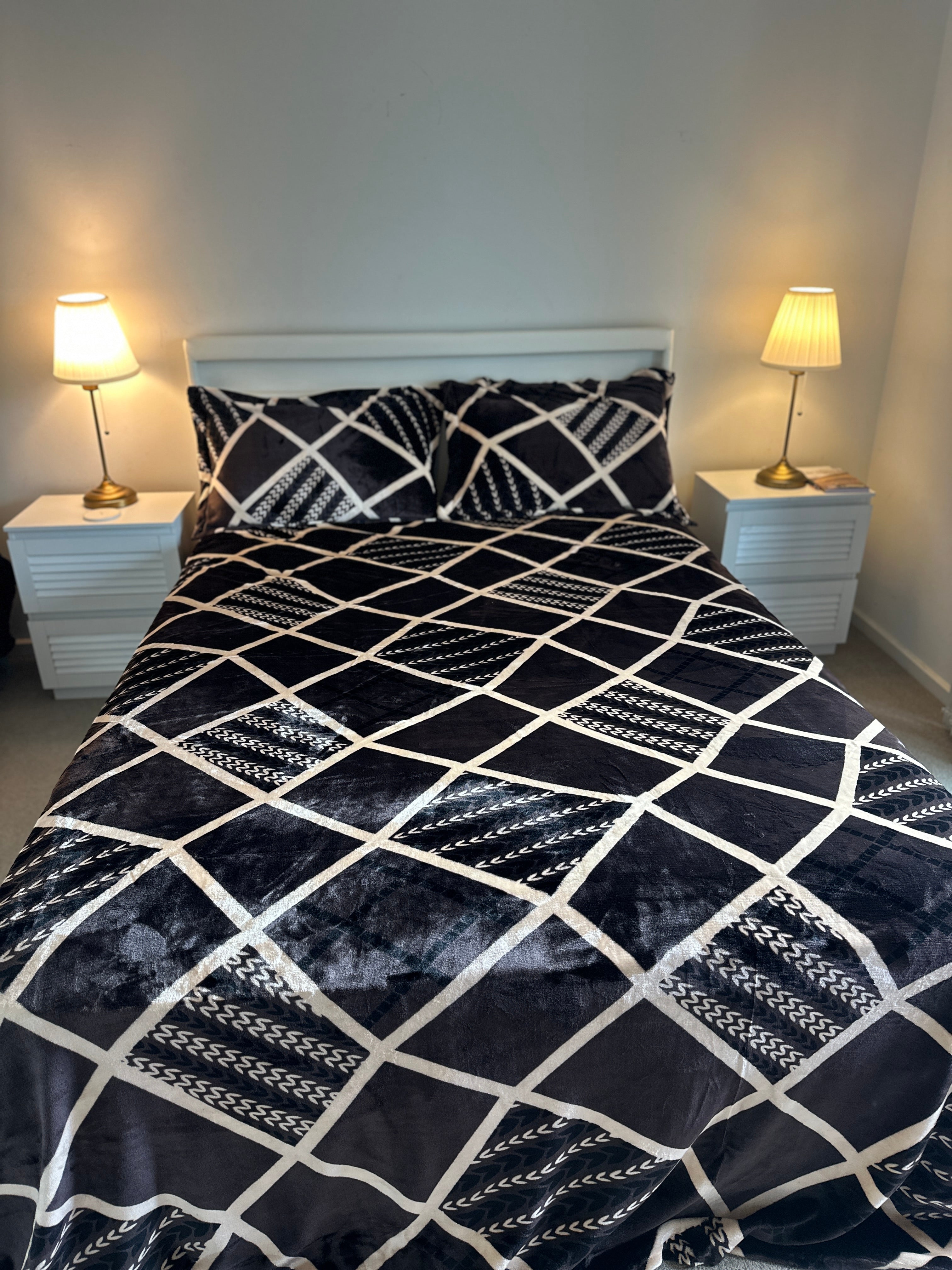 ✨3-Piece Luxury Geometric Bedsheet set✨
