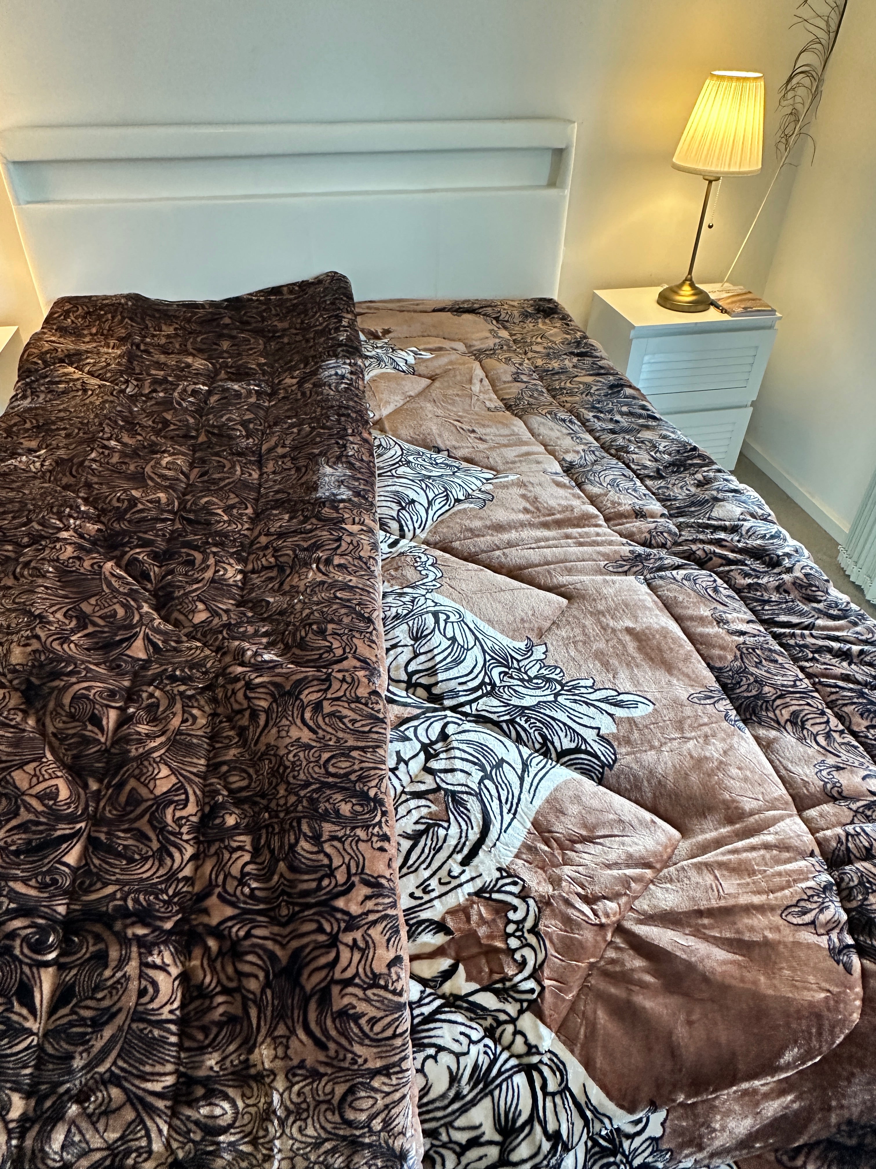 Luxury Winter Quilt – Soft, Warm & Elegant (2 year Guarantee)