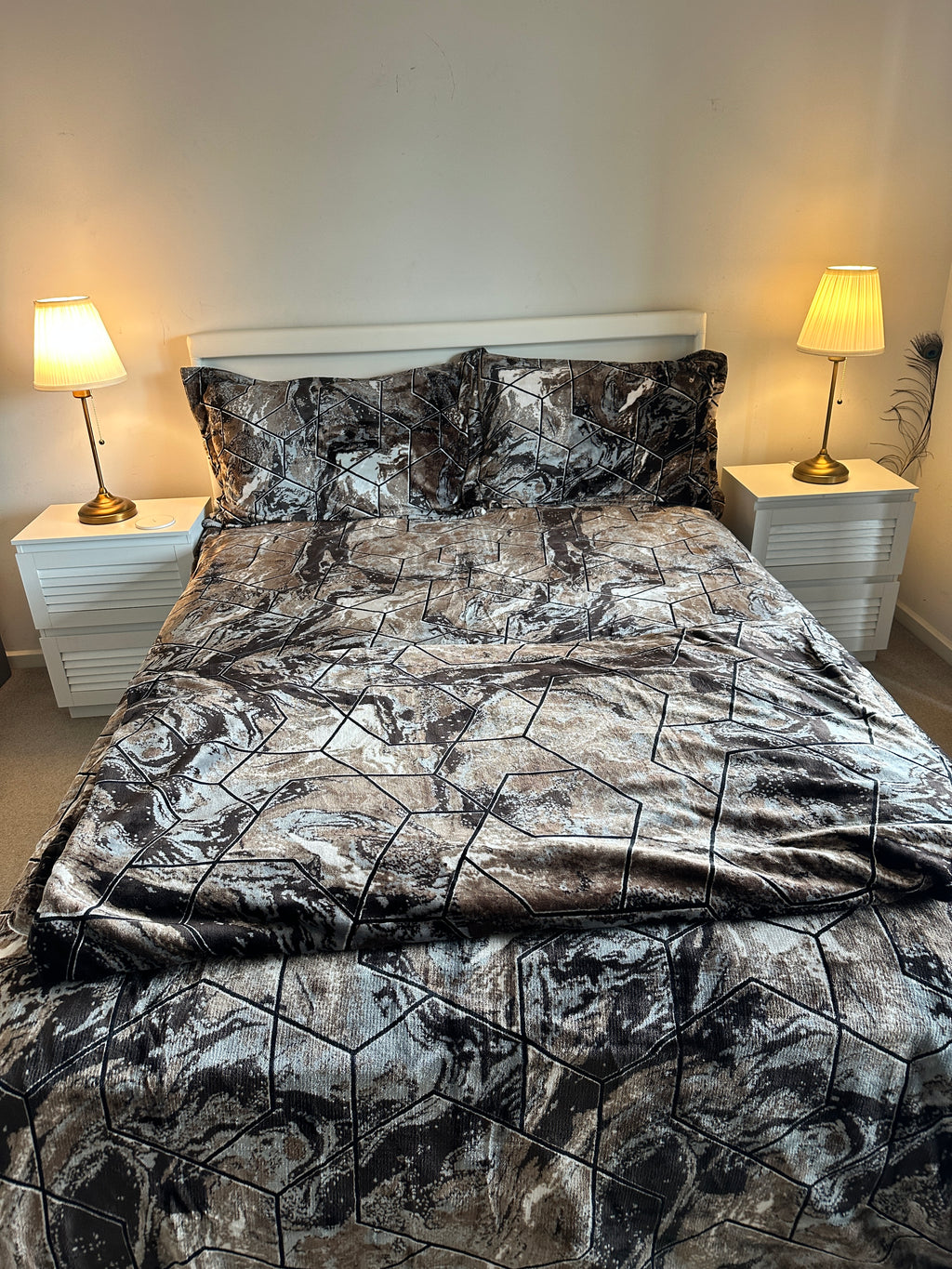 Modern Marble Geometric 4-Piece Quilt Set (2years Guarantee)