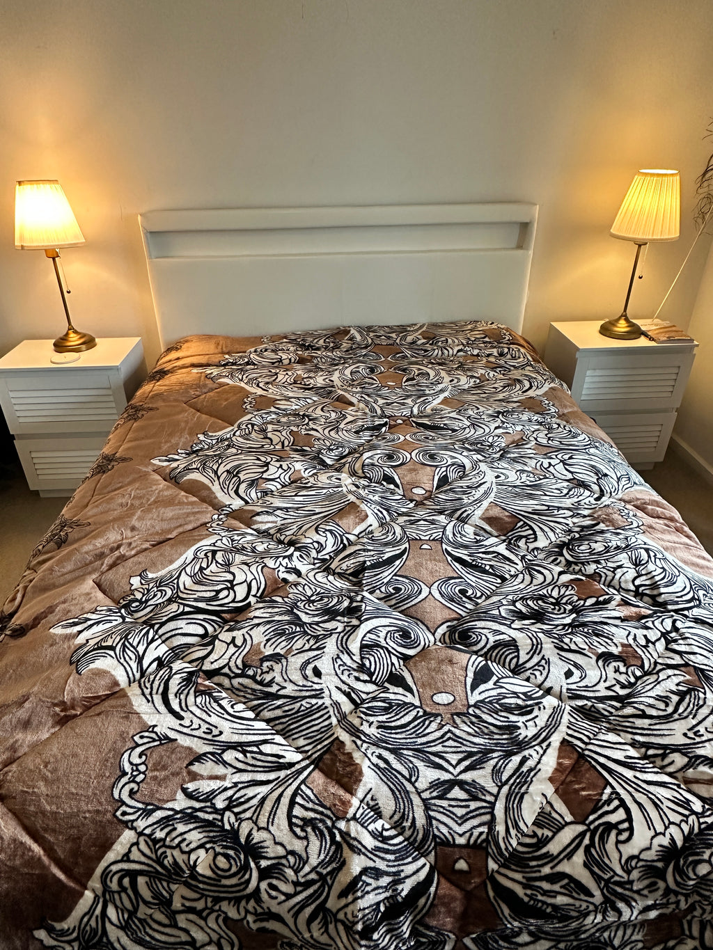 Luxury Winter Quilt – Soft, Warm & Elegant (2 year Guarantee)