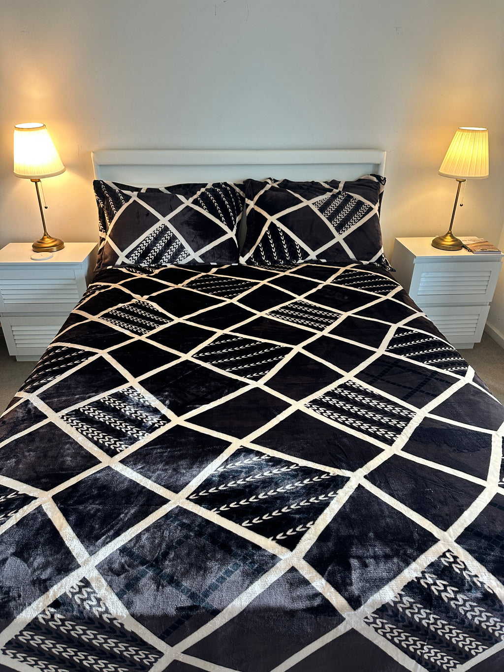 ✨3-Piece Luxury Geometric Bedsheet set✨