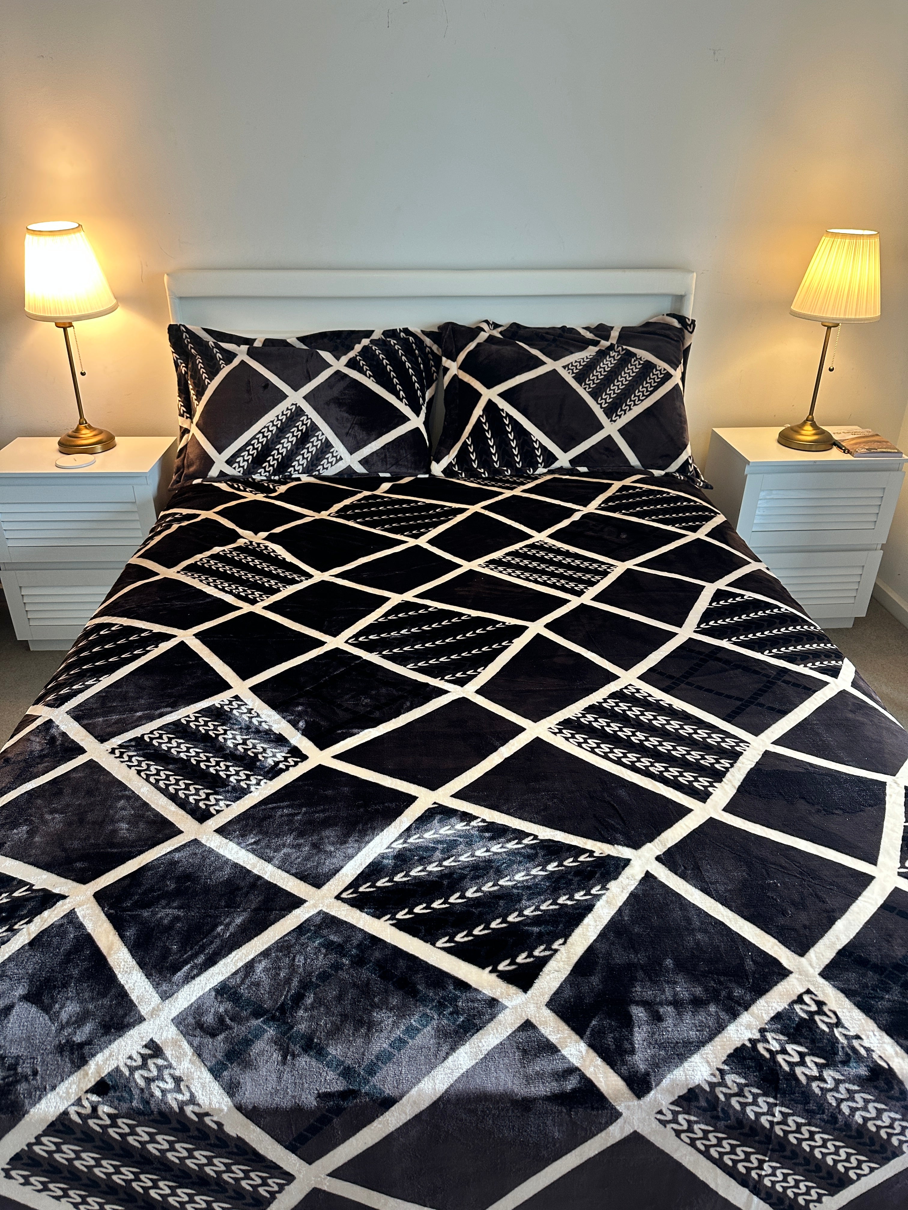 ✨3-Piece Luxury Geometric Bedsheet set✨