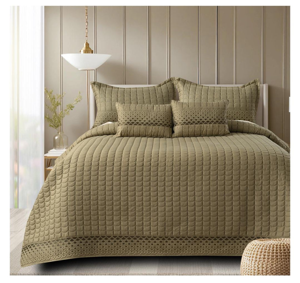 Luxury 5-Piece Quilt & Bedsheet Set – Elegant Comfort for Your Bedroom (1year Guarantee)