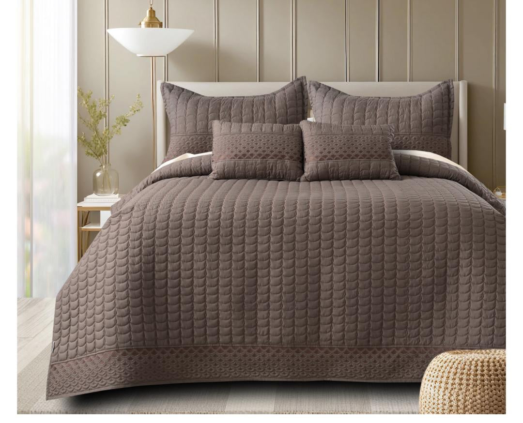 Luxury 5-Piece Quilt & Bedsheet Set – Elegant Comfort for Every Bedroom (1year Guarantee)