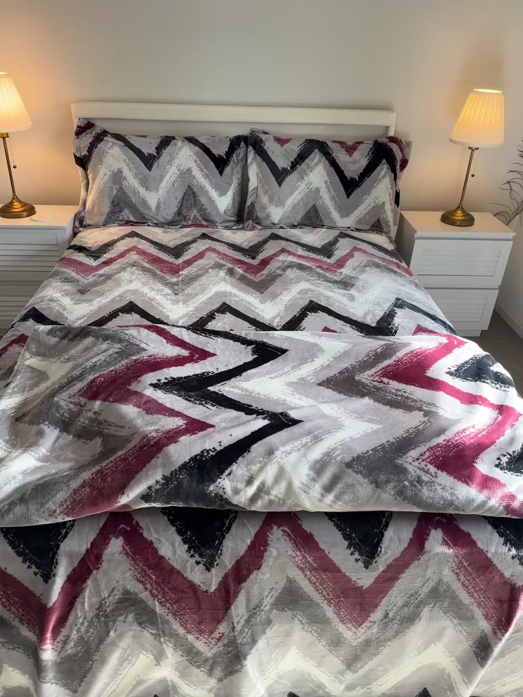 ✨Modern Chevron 4-Piece Quilt Set